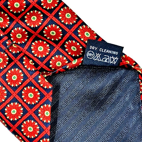 Rudee Ricco Silk Geometric Necktie Red and Black Italian Design 60 Inches Long - Picture 4 of 4